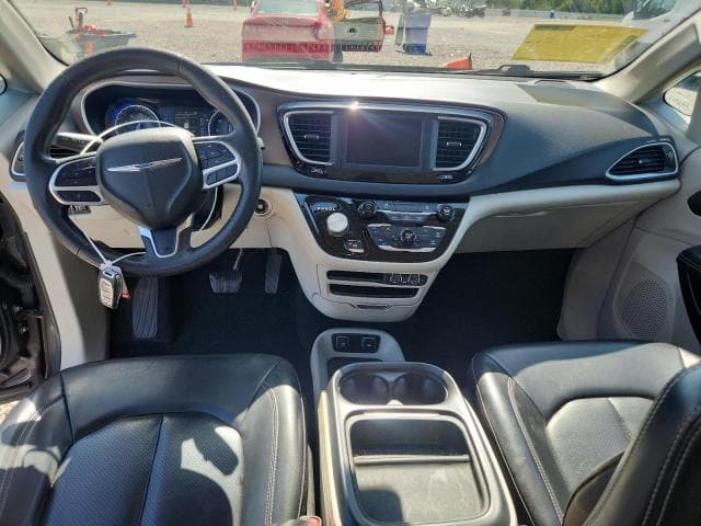 2021 CHRYSLER VOYAGER LXI 8