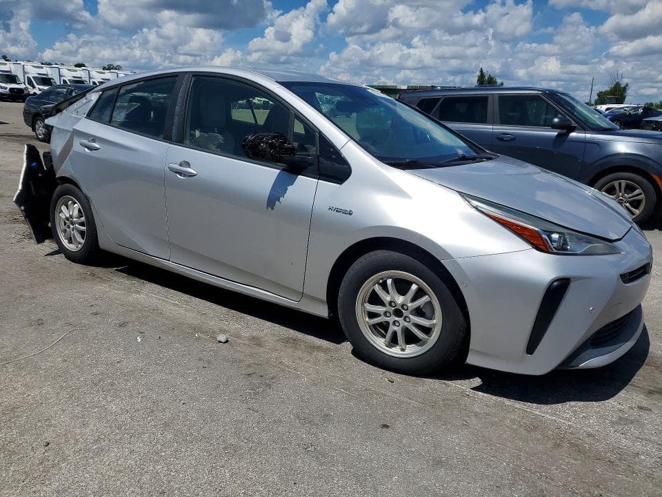 2019 TOYOTA PRIUS LE 4