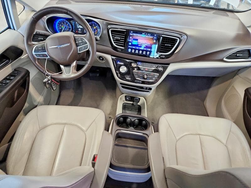 2017 CHRYSLER PACIFICA TOURING L 8