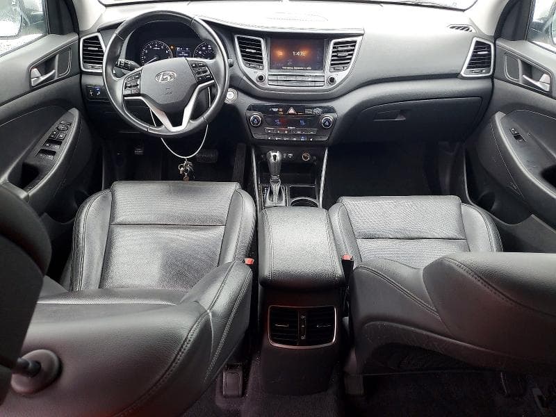 2017 HYUNDAI TUCSON SE PLUS 8