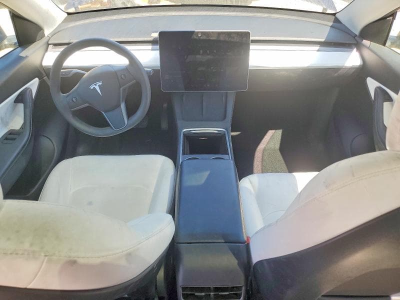 2022 TESLA MODEL Y 8
