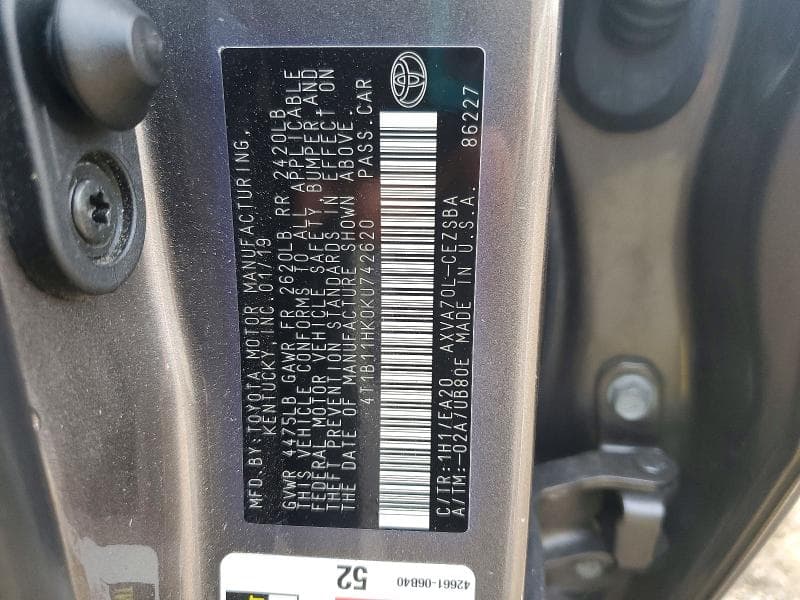 2019 TOYOTA CAMRY SE 12