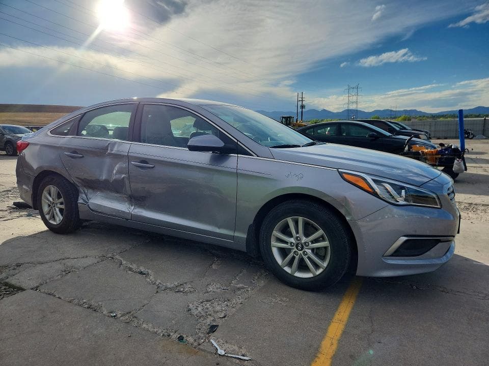 2017 HYUNDAI SONATA SE 4