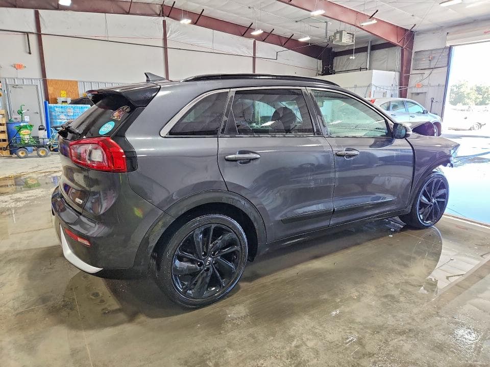 2018 KIA NIRO EX 3
