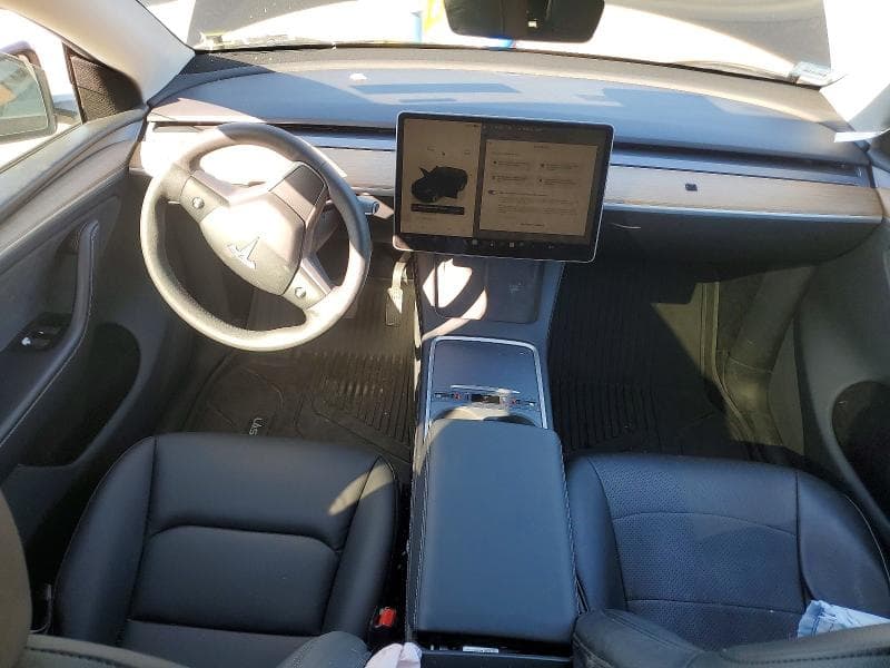 2023 TESLA MODEL Y 8