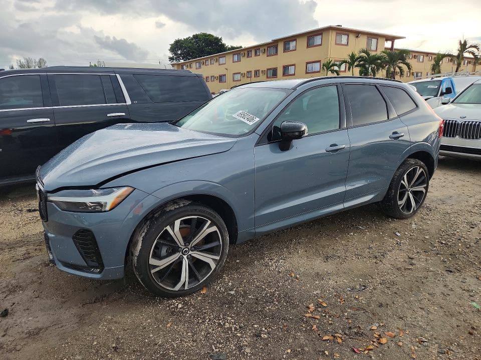 2022 VOLVO XC60 B5 R-DESIGN