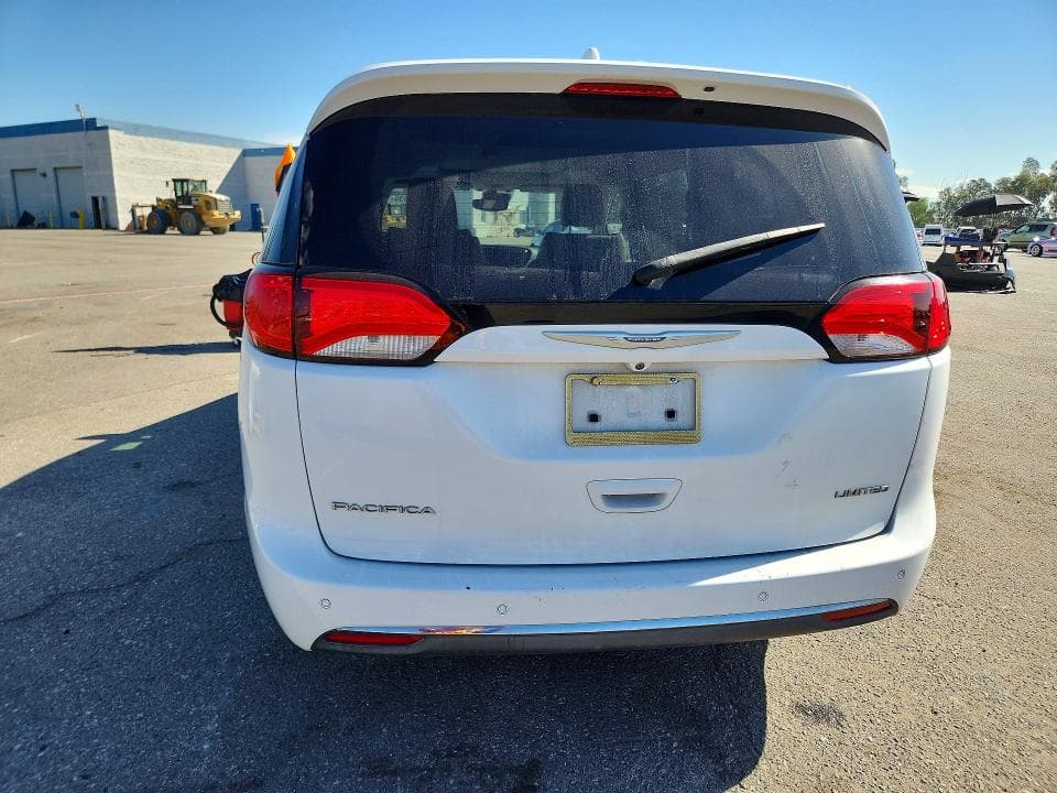 2017 CHRYSLER PACIFICA LIMITED 6