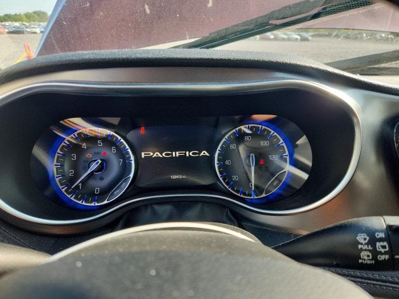2018 CHRYSLER PACIFICA LIMITED 9