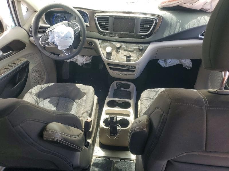 2024 CHRYSLER VOYAGER LX 8