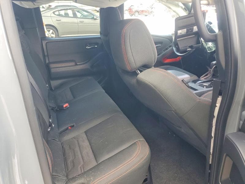 2024 NISSAN FRONTIER PRO-4X 10