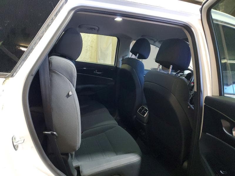 2017 KIA SORENTO LX 11