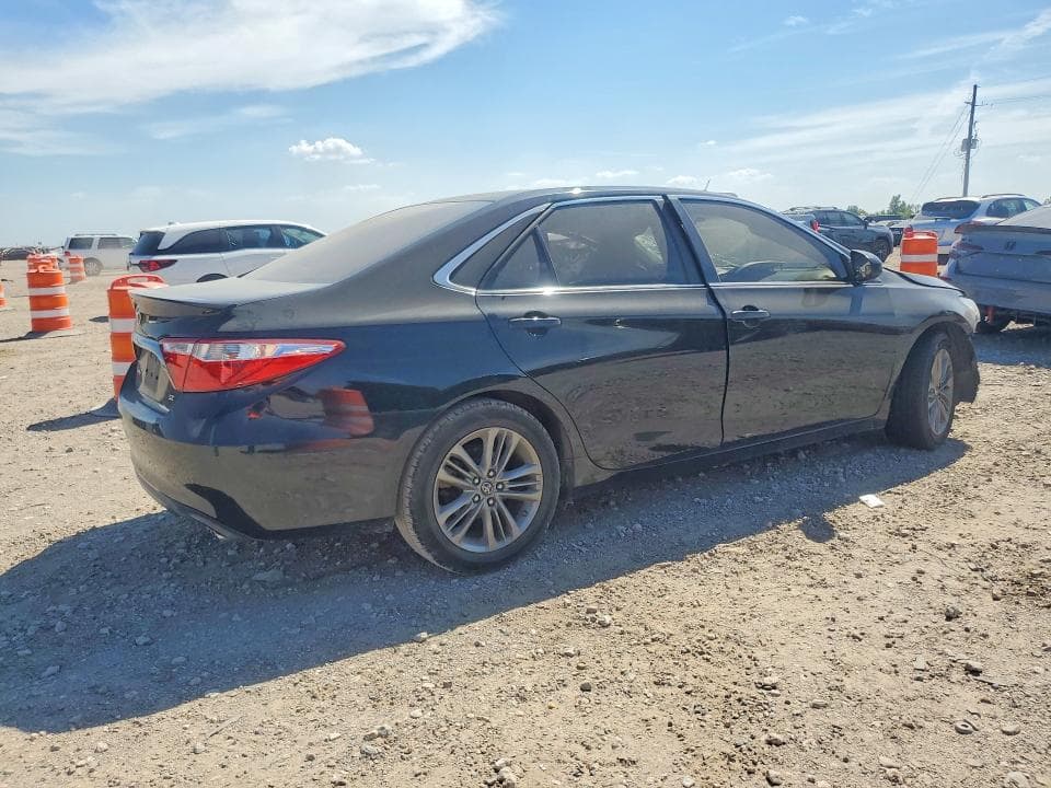 2017 TOYOTA CAMRY SE 3