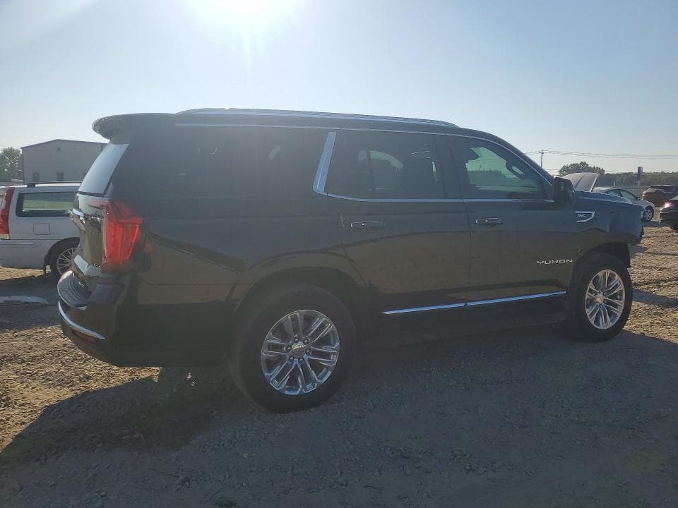 2024 GMC YUKON SLT 3