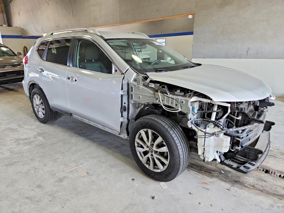 2017 NISSAN ROGUE SV 4