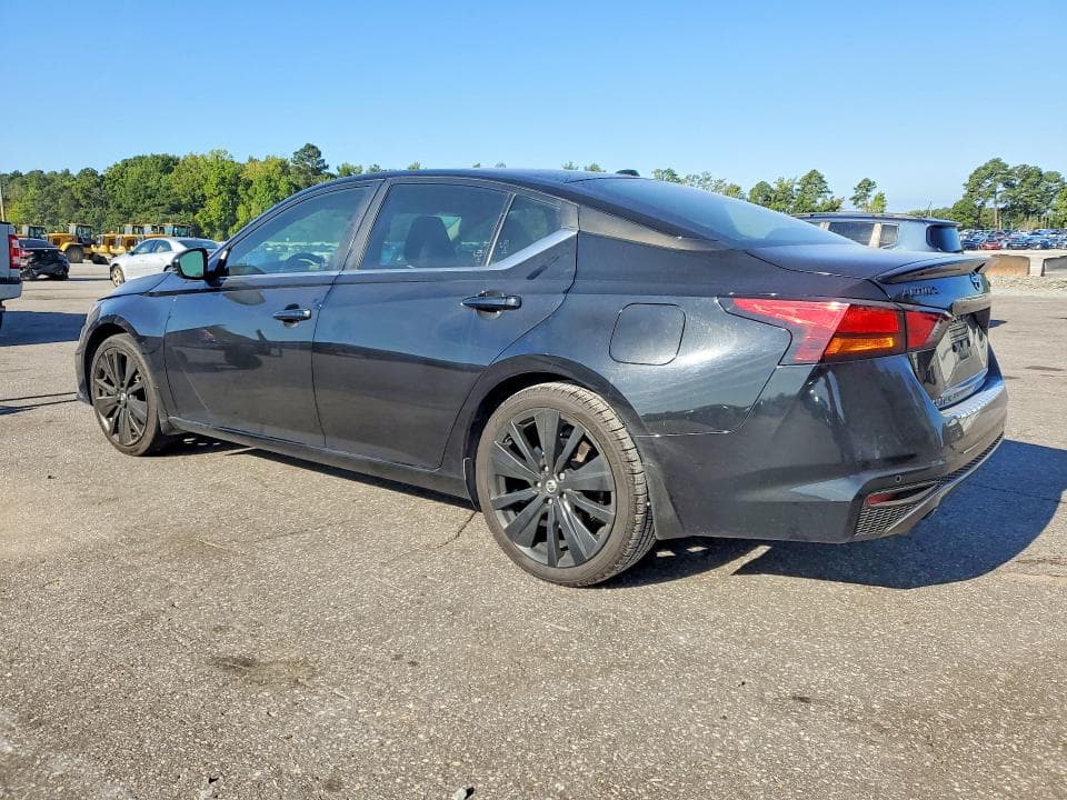 2022 NISSAN ALTIMA SR 2