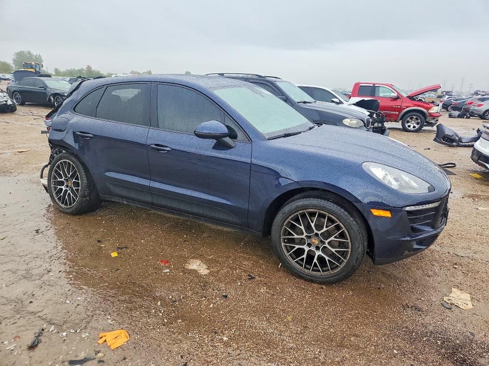2018 PORSCHE MACAN 4