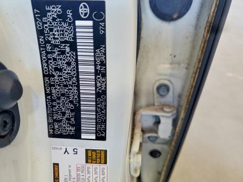 2017 TOYOTA PRIUS TWO 12