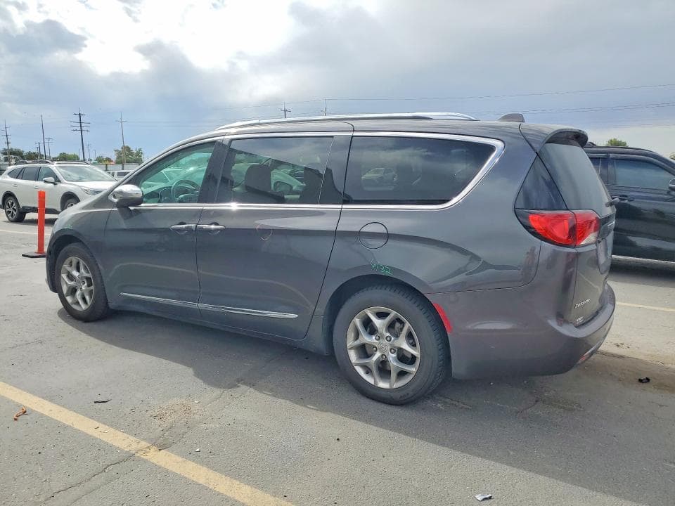 2017 CHRYSLER PACIFICA LIMITED 2