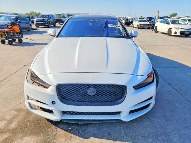 2018 JAGUAR XE PREMIUM 5