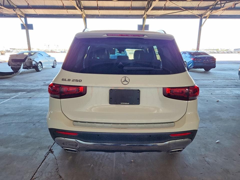 2023 MERCEDES-BENZ GLB 250 6