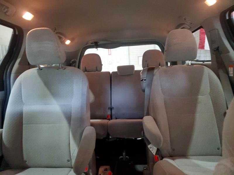 2020 TOYOTA SIENNA LE 10