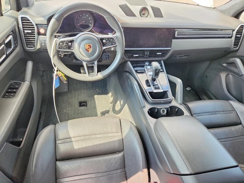 2022 PORSCHE CAYENNE GTS 8
