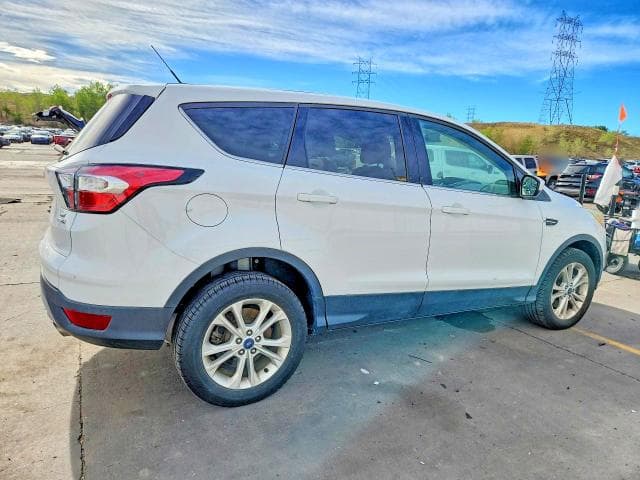2017 FORD ESCAPE SE 3