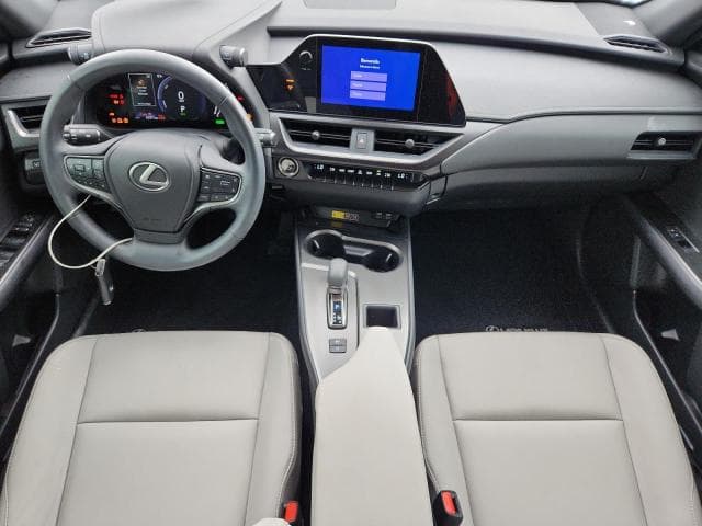 2025 LEXUS UX 300H BASE 8