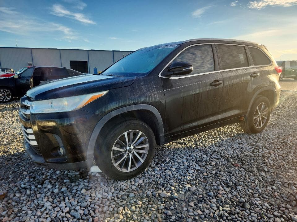2018 TOYOTA HIGHLANDER XLE