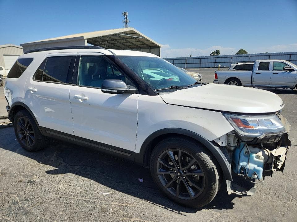 2017 FORD EXPLORER XLT 4