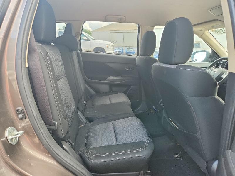 2019 MITSUBISHI OUTLANDER ES 10