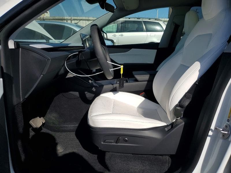 2026 TESLA MODEL Y 7