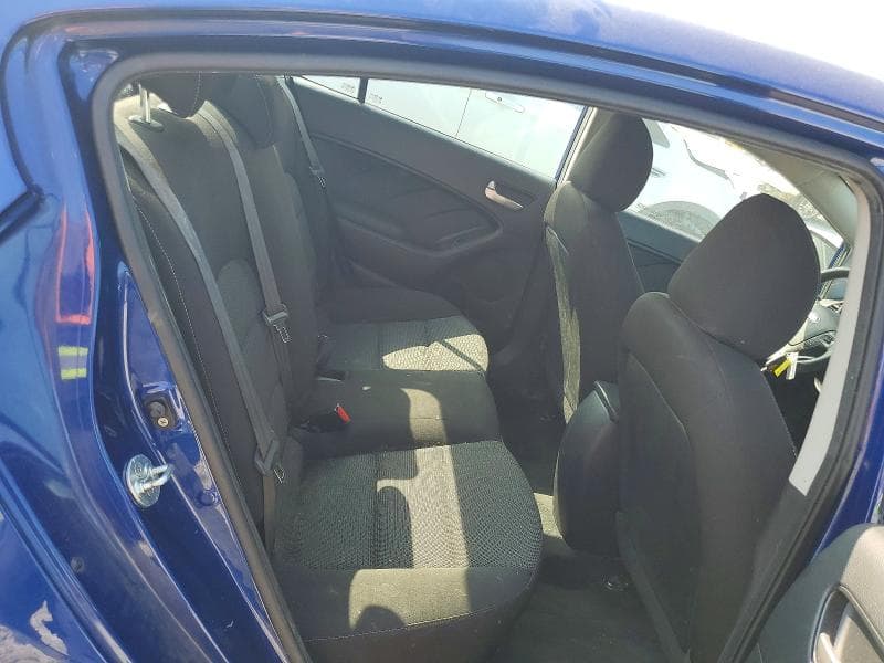 2017 KIA FORTE LX 10