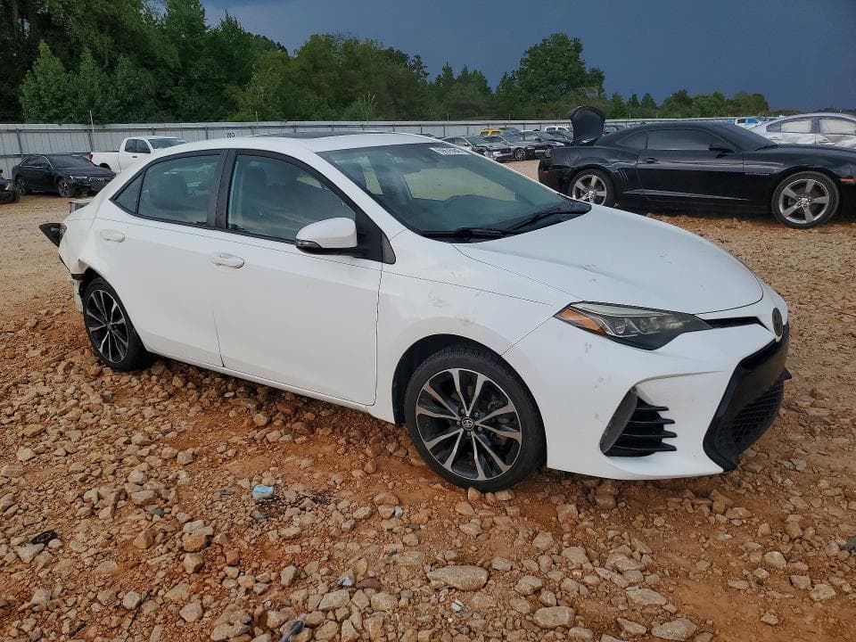 2017 TOYOTA COROLLA SE 4