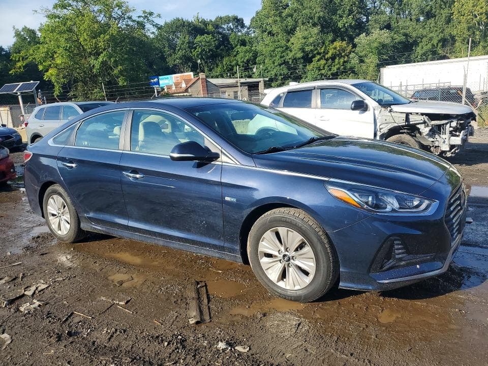 2018 HYUNDAI SONATA HYBRID SE 4