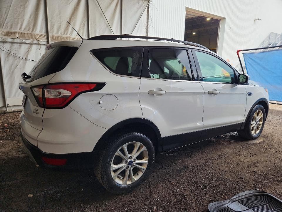 2017 FORD ESCAPE SE 3