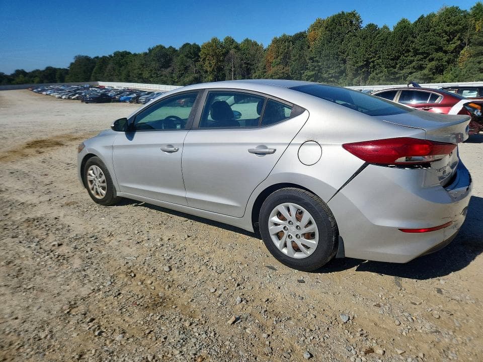 2018 HYUNDAI ELANTRA SE 2