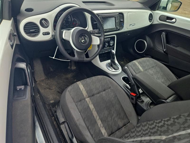 2017 VOLKSWAGEN BEETLE SE 8