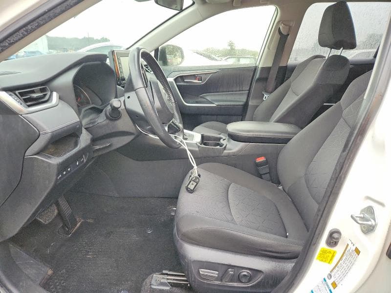 2019 TOYOTA RAV4 XLE 7