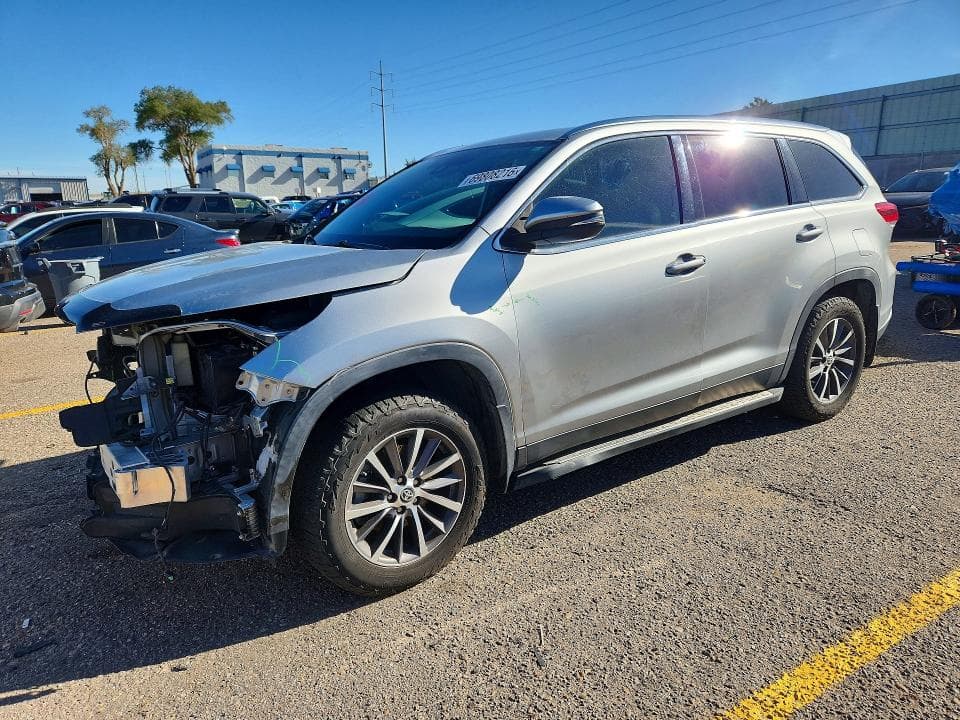 2019 TOYOTA HIGHLANDER XLE - 1