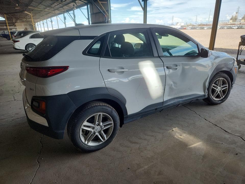 2021 HYUNDAI KONA SE 3
