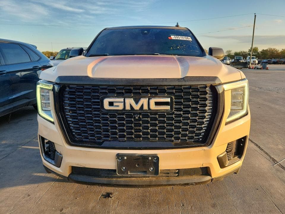 2022 GMC YUKON SLT 5