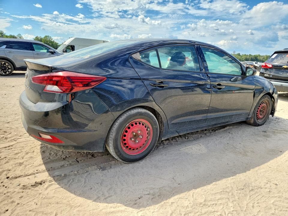 2019 HYUNDAI ELANTRA SE 3