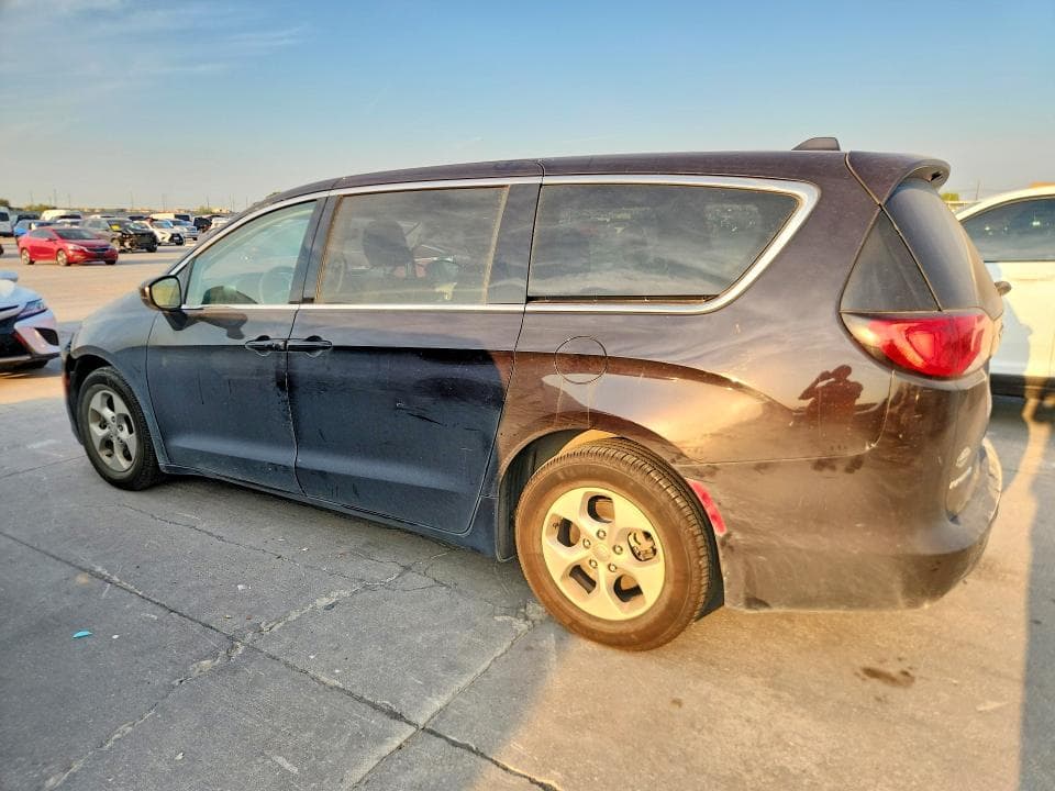 2017 CHRYSLER PACIFICA LX 2