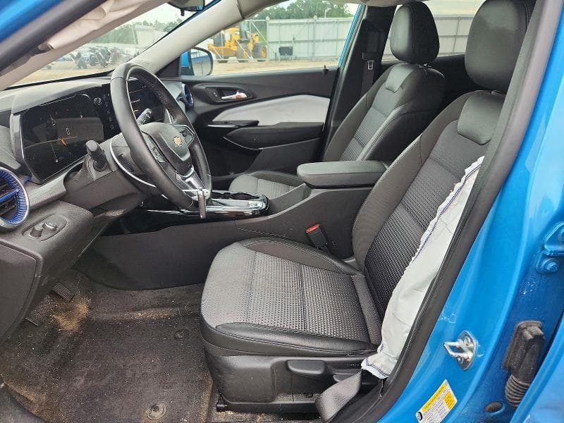 2025 CHEVROLET TRAX 1LT 7