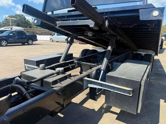 2023 CHEVROLET SILVERADO MEDIUM DUTY 13