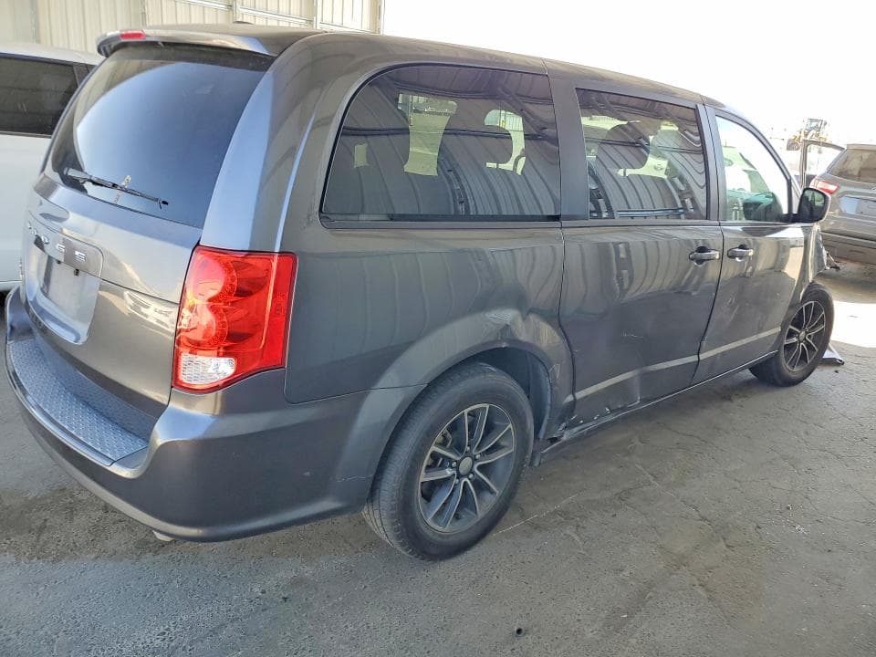2018 DODGE GRAND CARAVAN SE 3