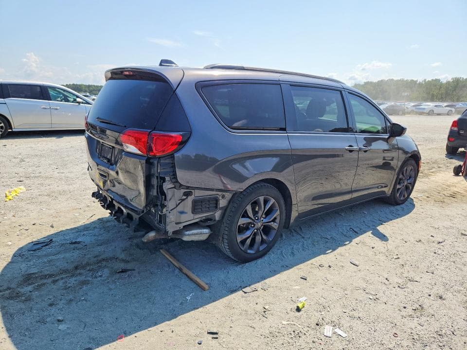 2018 CHRYSLER PACIFICA TOURING L 3