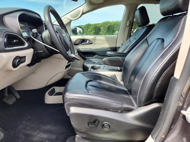 2023 CHRYSLER PACIFICA TOURING L 7