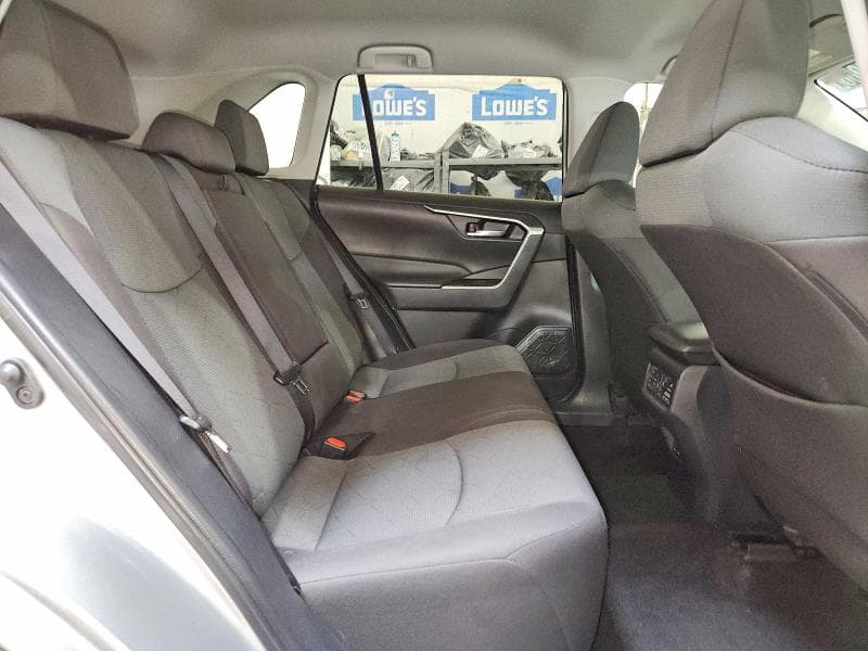 2025 TOYOTA RAV4 XLE 11